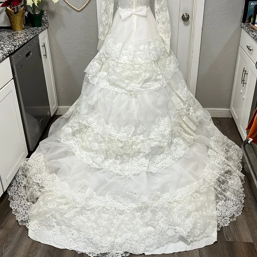 MORI-LEE VINTAGE 70’s CREAM LACE WEDDING GOWN SIZE XS - Picture 9 of 17